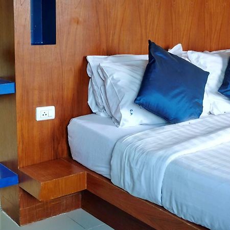 Calypso Patong Hotel Exterior foto